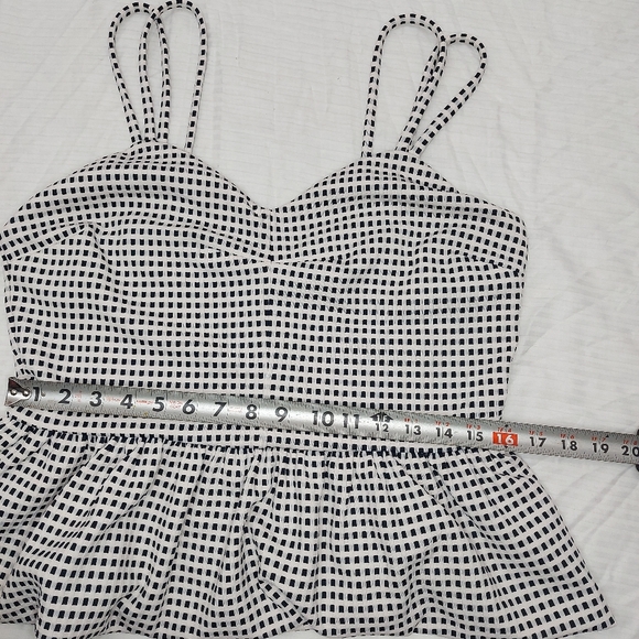 Chelsea28 Gingham Peplum Tank White and Navy - Picture 12 of 13